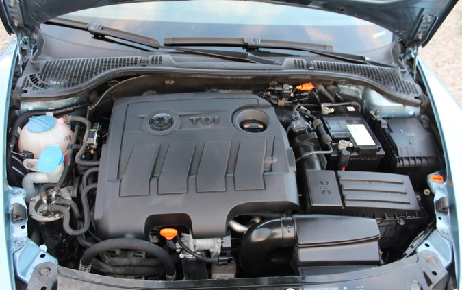 Skoda Octavia cena 28900 przebieg: 205186, rok produkcji 2011 z Kuźnia Raciborska małe 301